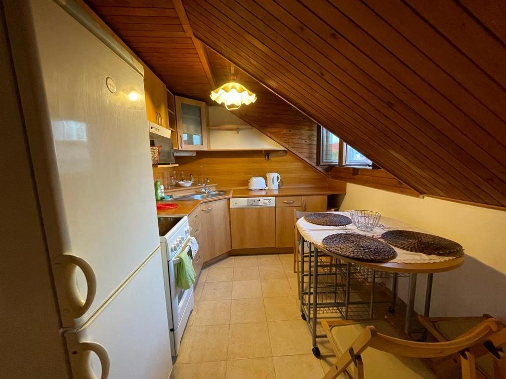 Ferienwohnung Attic Flat In The Center Pressburg Exterior foto